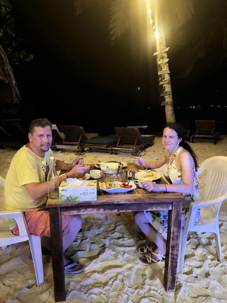 Beach BBQ and dinner at Ocean Breeze